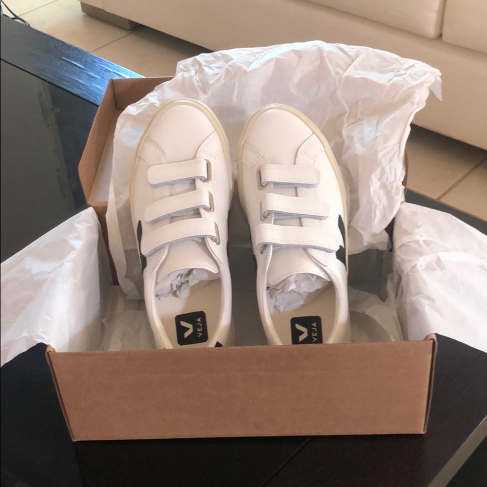 Authentic Veja sneakers